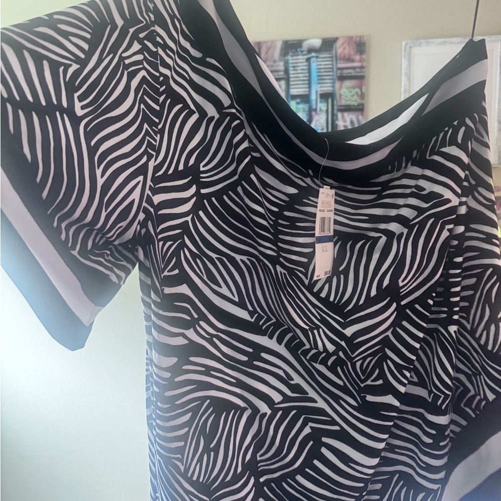 Michael Kors Black and White Cowl Neck Short Sleeve Graphic Dressy Top